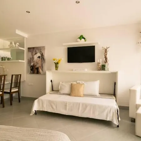 Casa Amarela Al 3030 *