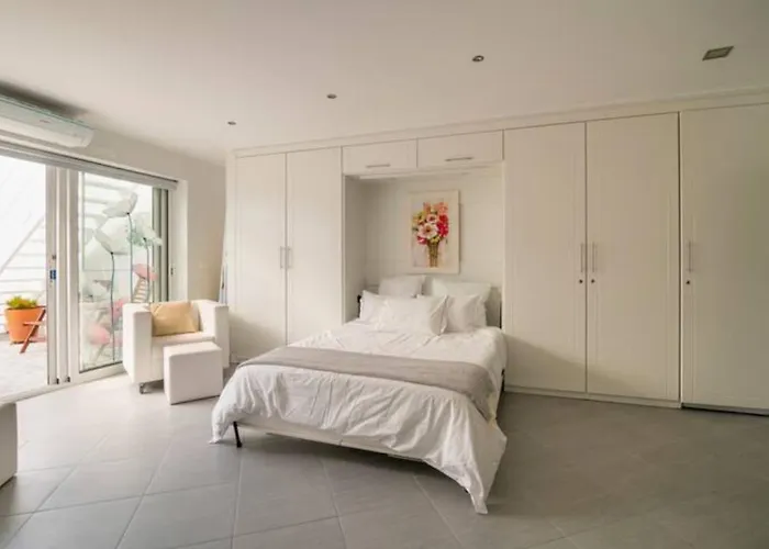 Casa Amarela Al 3030 *