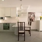 Casa Amarela Al 3030 *