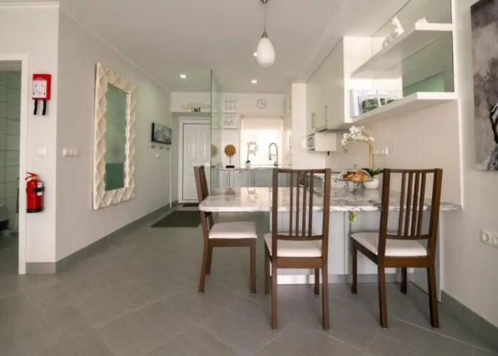 Prázdninový dům Casa Amarela Al 3030 *