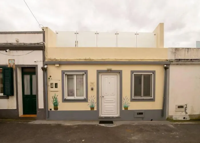 Casa Amarela Al 3030 Horta (Azores)